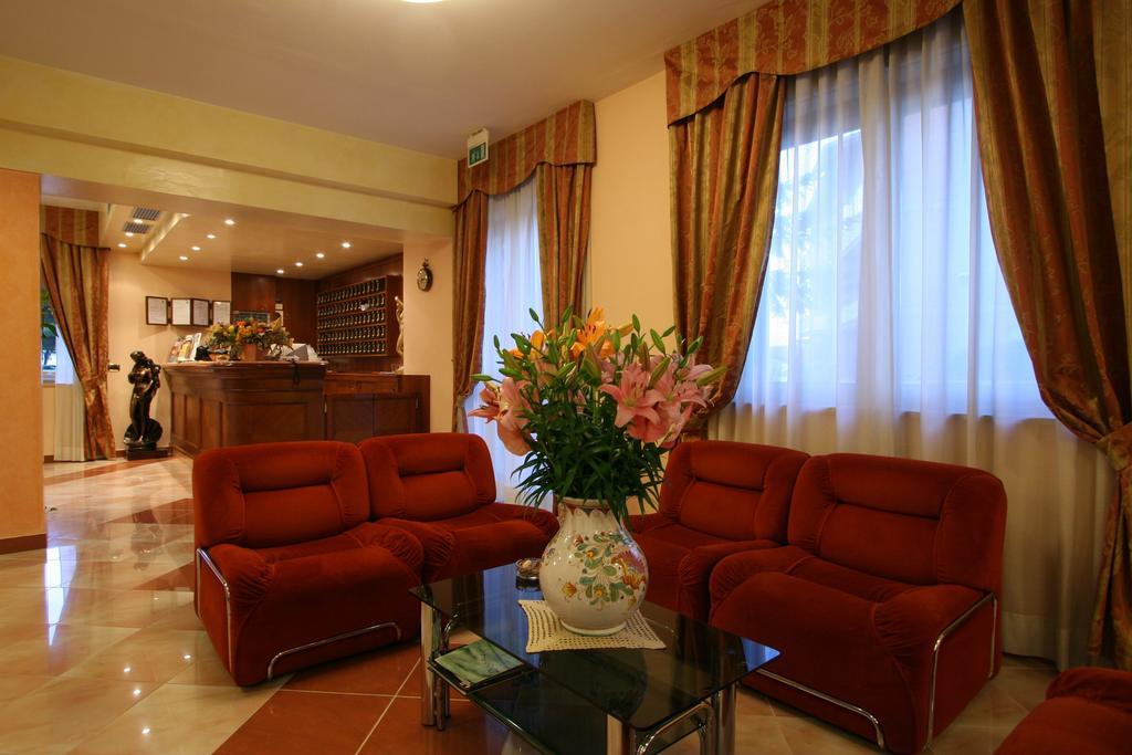 Hotel Villa Luca Chianciano Terme Exterior foto