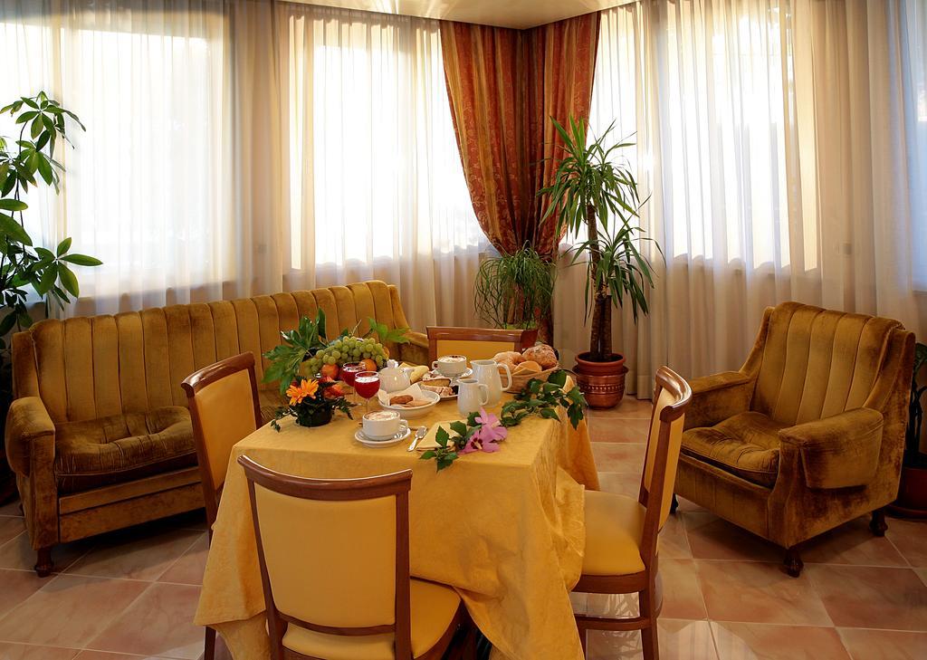 Hotel Villa Luca Chianciano Terme Exterior foto