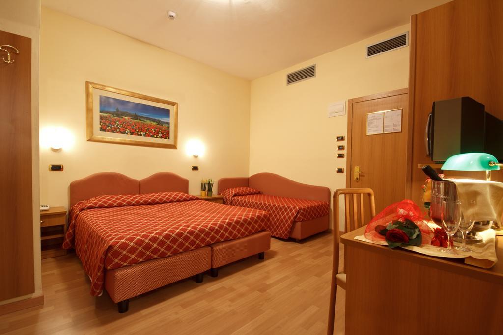 Hotel Villa Luca Chianciano Terme Exterior foto