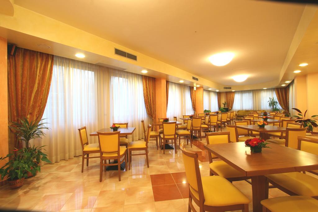 Hotel Villa Luca Chianciano Terme Exterior foto